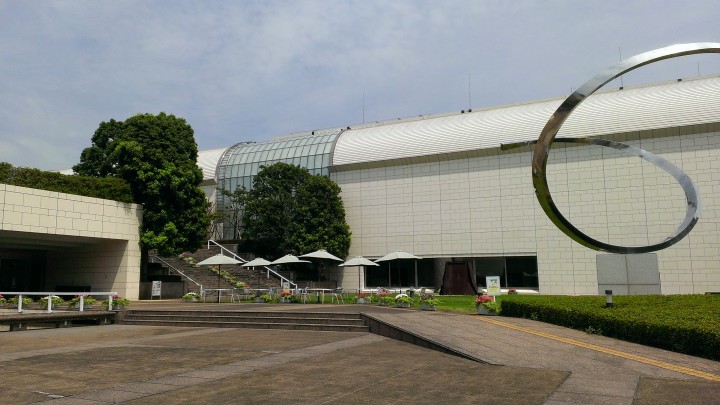 平塚市　美術館