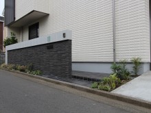 平塚市　セミオープンな外構　門まわりの施工　千陶彩使用