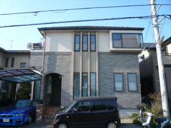 ｸﾞﾚｰの外壁 塗装前の写真です。(BＥFORE)